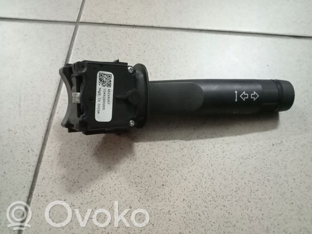 Chevrolet Aveo Pagrieziena signālu / lukturu sviria 