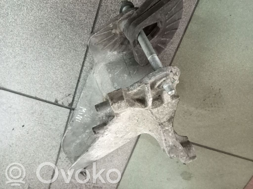Mini One - Cooper R50 - 53 Engine mounting bracket 