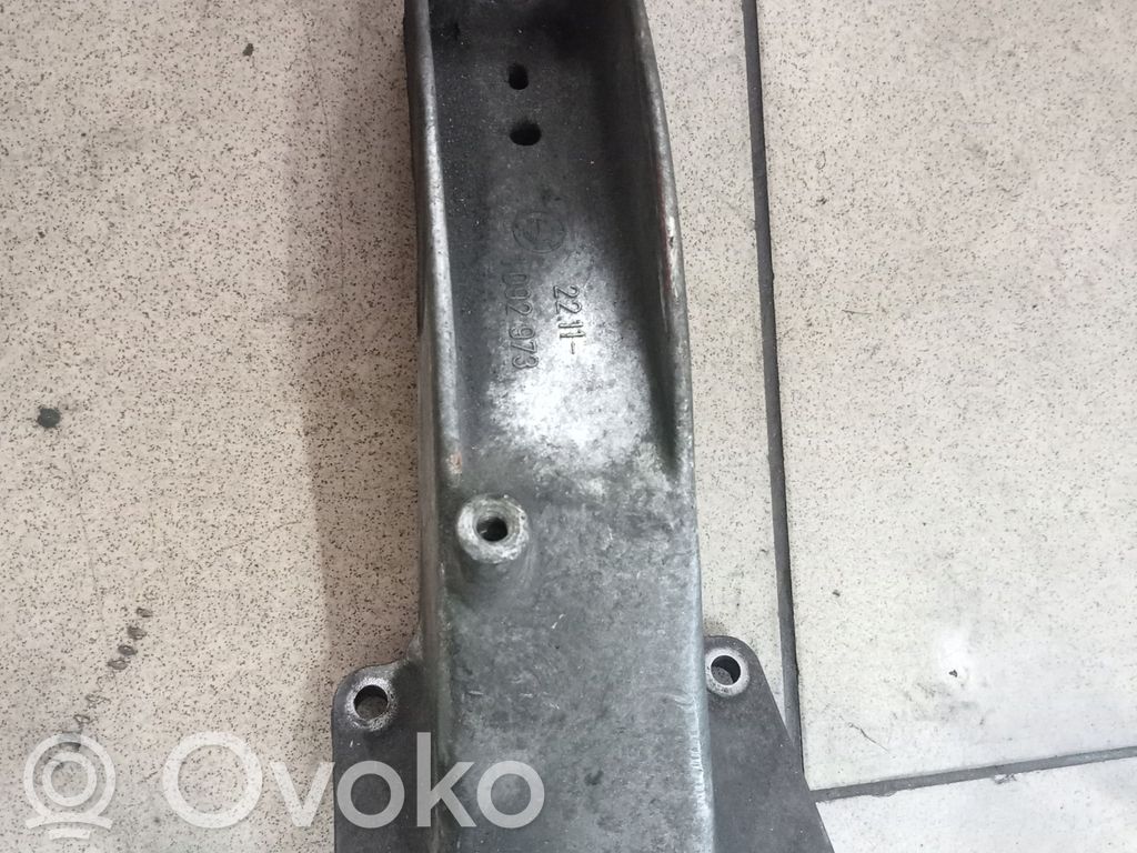 BMW 5 E39 Engine mounting bracket 