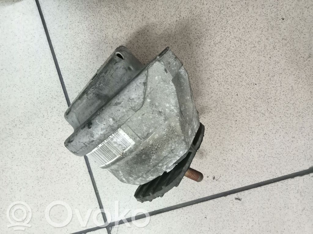 BMW 5 E60 E61 Engine mount bracket 