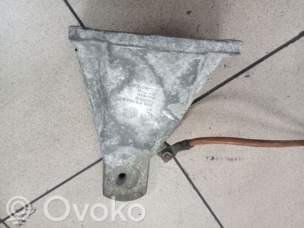 BMW 5 E60 E61 Engine mounting bracket 