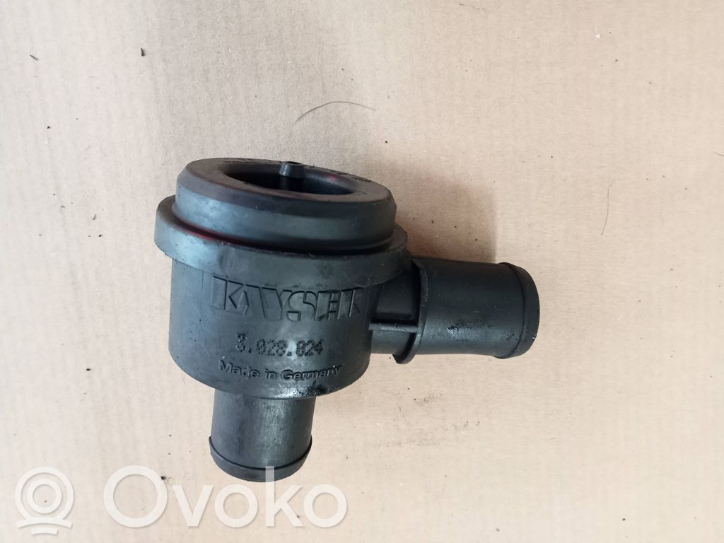 Renault Clio IV Other engine bay part 