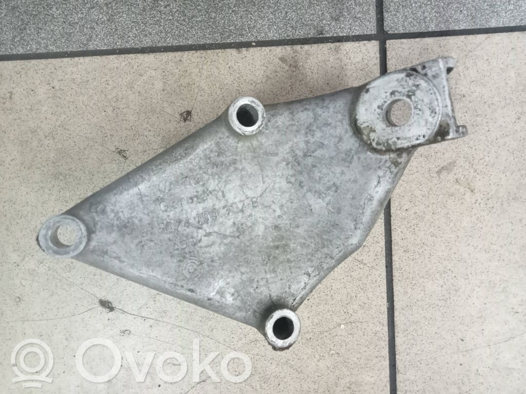 Volkswagen II LT Engine mounting bracket 