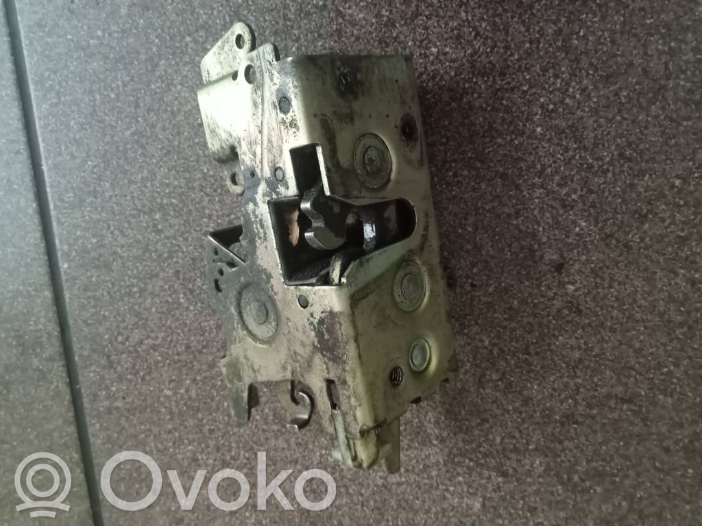 Volkswagen II LT Front door lock 