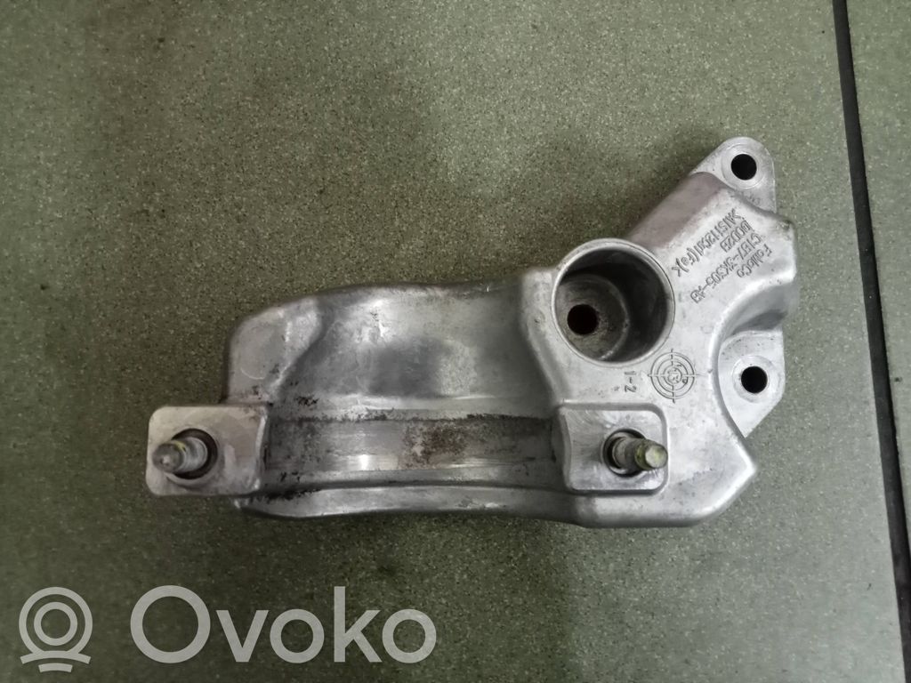 Ford Fiesta Pusašio pakabinamo guolio kronšteinas 