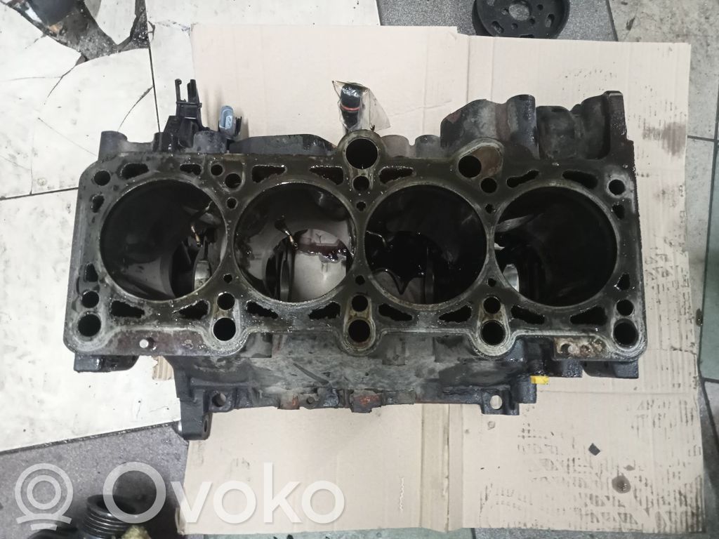 Volkswagen PASSAT B6 Bloque de motor 