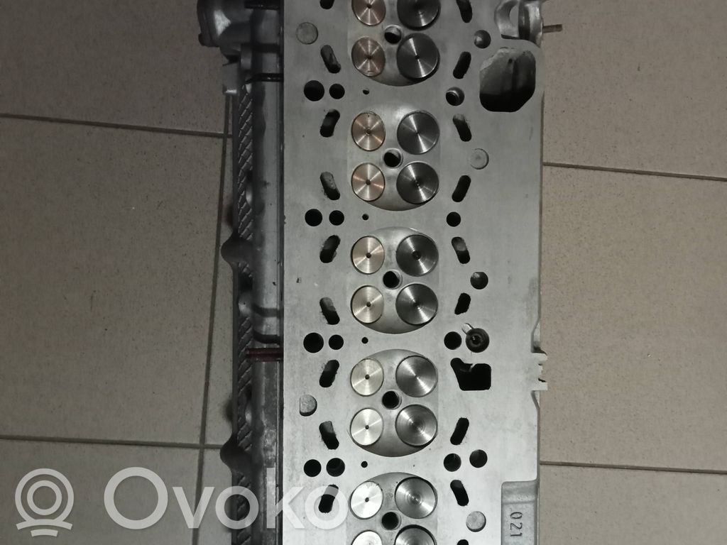 Culata del motor   1436812