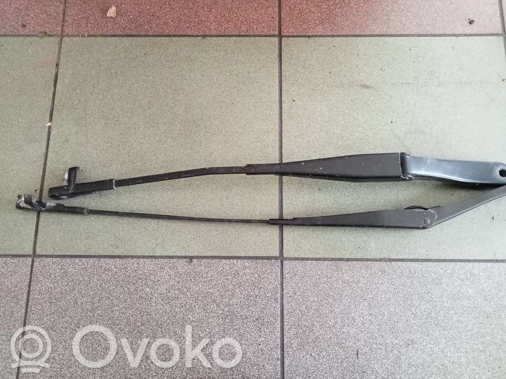 Opel Astra H Wischerarm vorne 