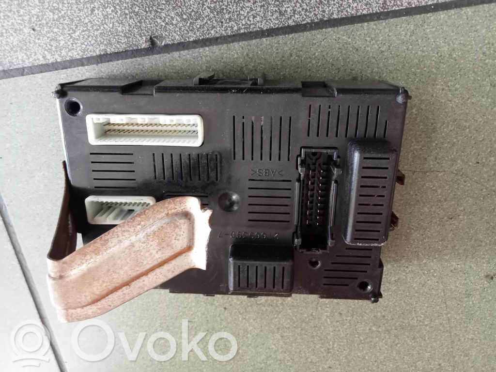Nissan Micra Module confort 