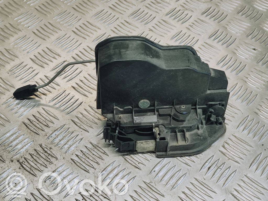 BMW X3 E83 Rear door lock 