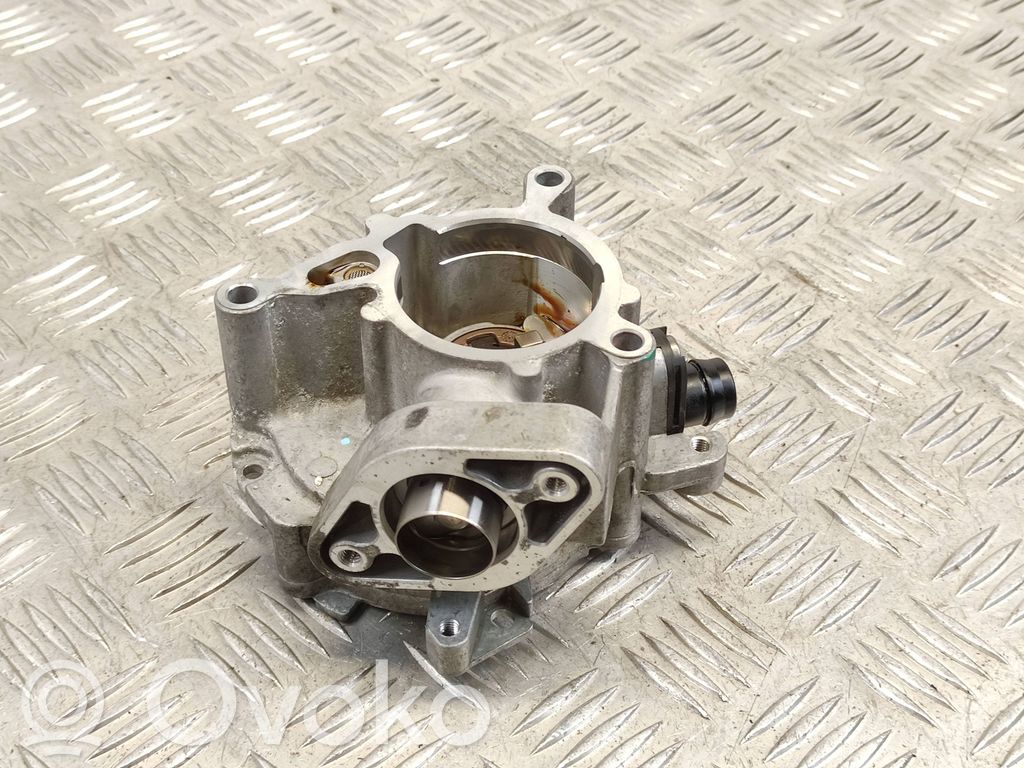 Volkswagen Polo VI Vakuumo pompa 