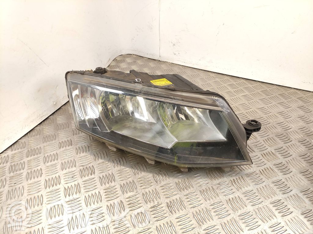 Skoda Octavia Mk3 (5E) Lampa przednia 