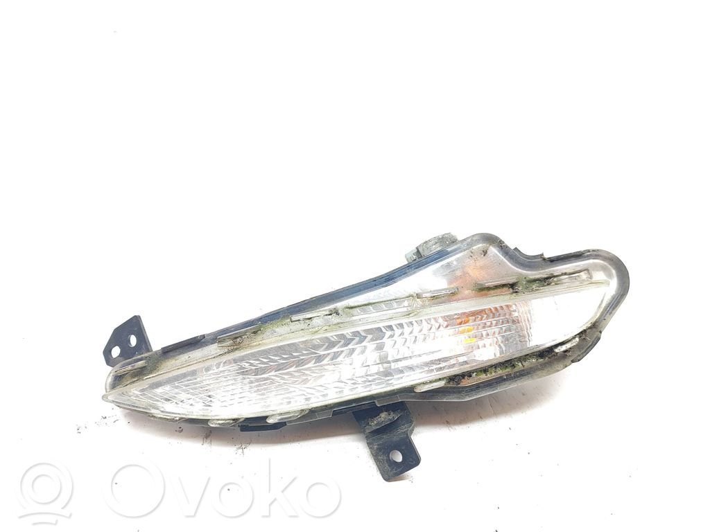 Peugeot 308 Front bumper turn signal 