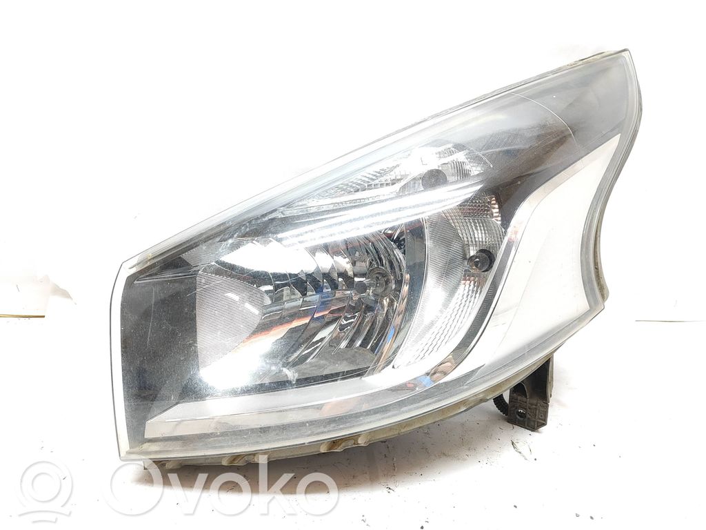 Renault Trafic III (X82) Lampa przednia 