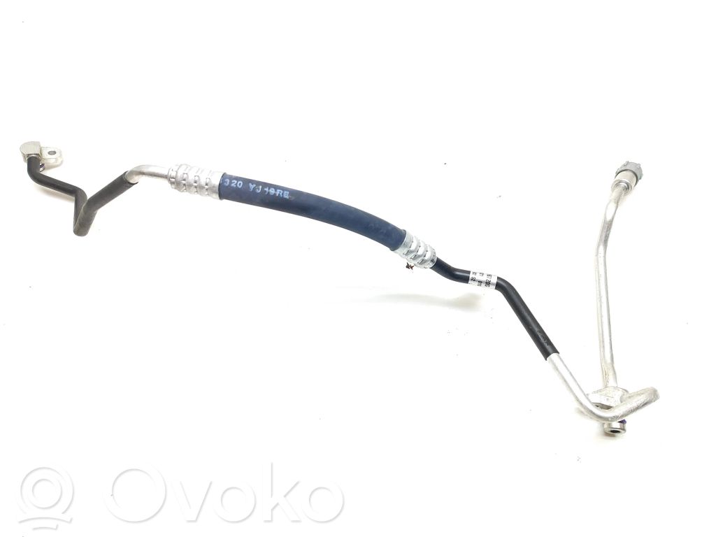 Audi A4 S4 B9 8W Wąż / Przewód klimatyzacji A/C 
