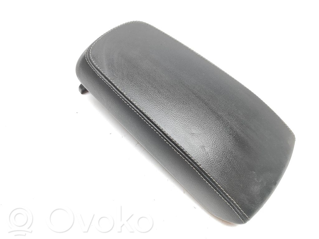 Volvo XC40 Armrest 