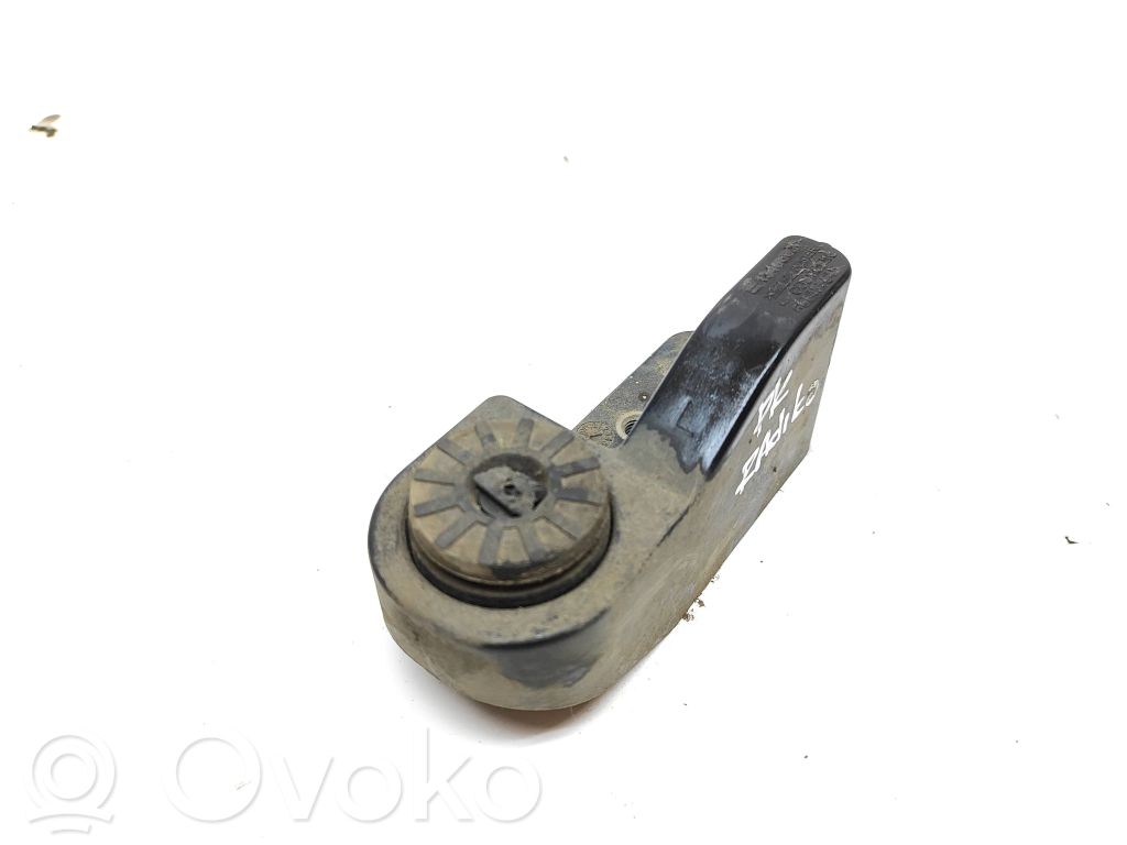 Opel Astra K Radiator mount bracket 