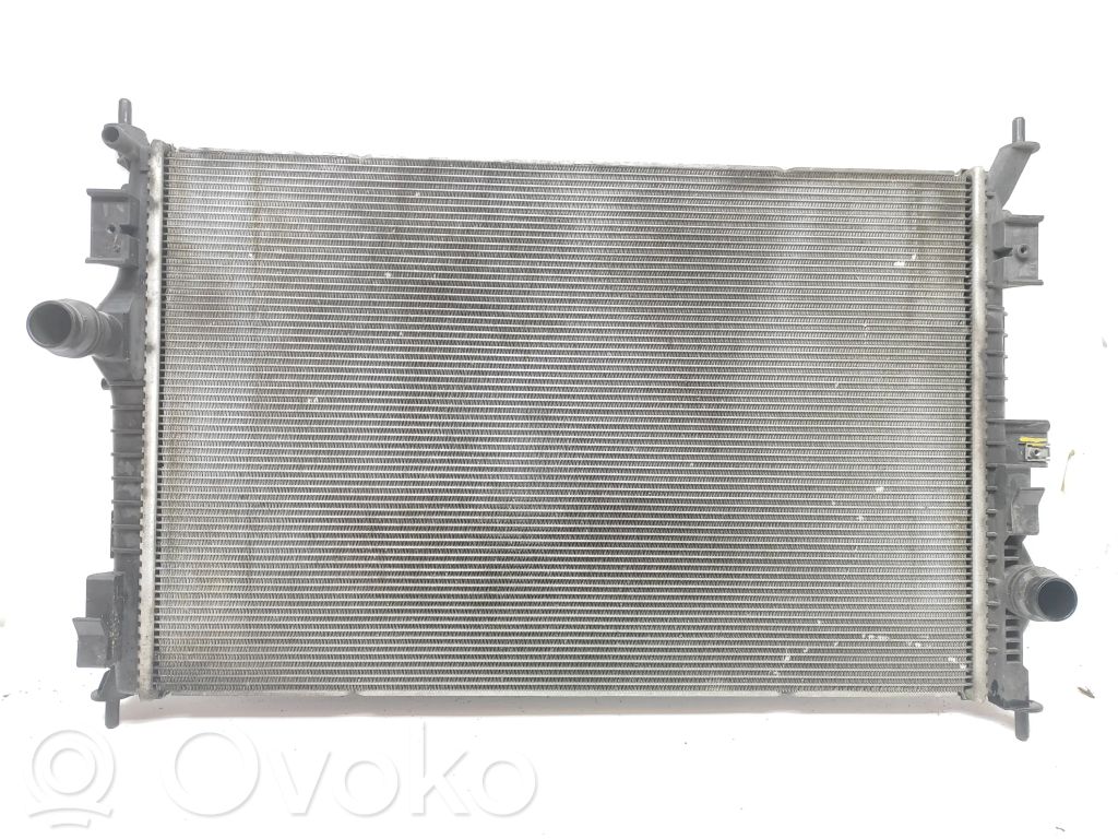 Peugeot 308 Dzesēšanas šķidruma radiators 