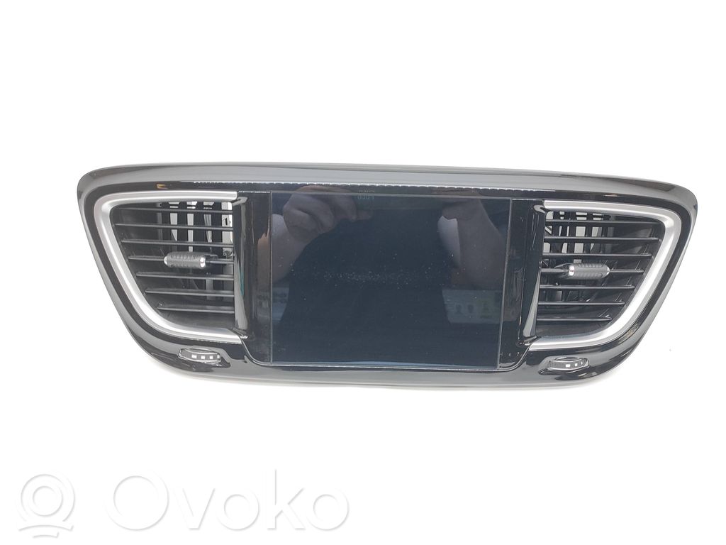 Chrysler Pacifica Screen/display/small screen 