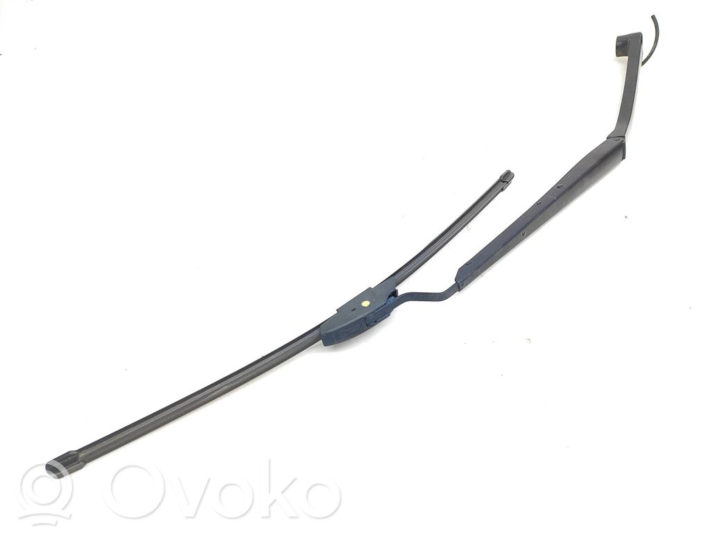 Chevrolet Corvette C6 Front wiper blade arm 