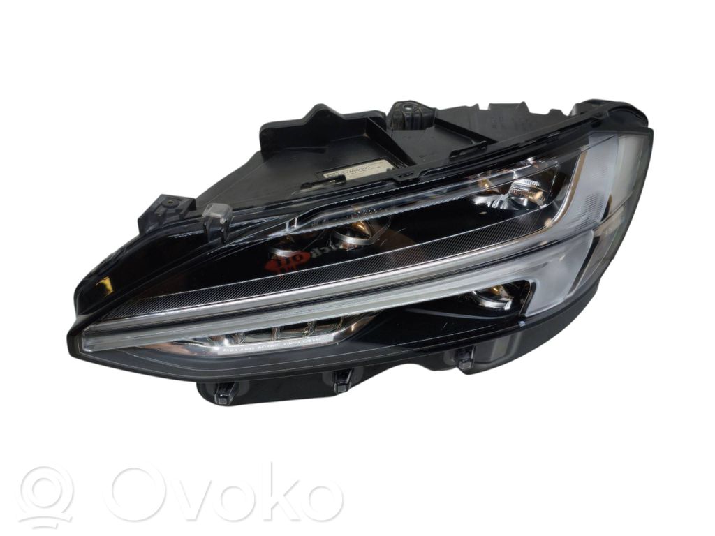 Volvo S90, V90 Scheinwerfer 