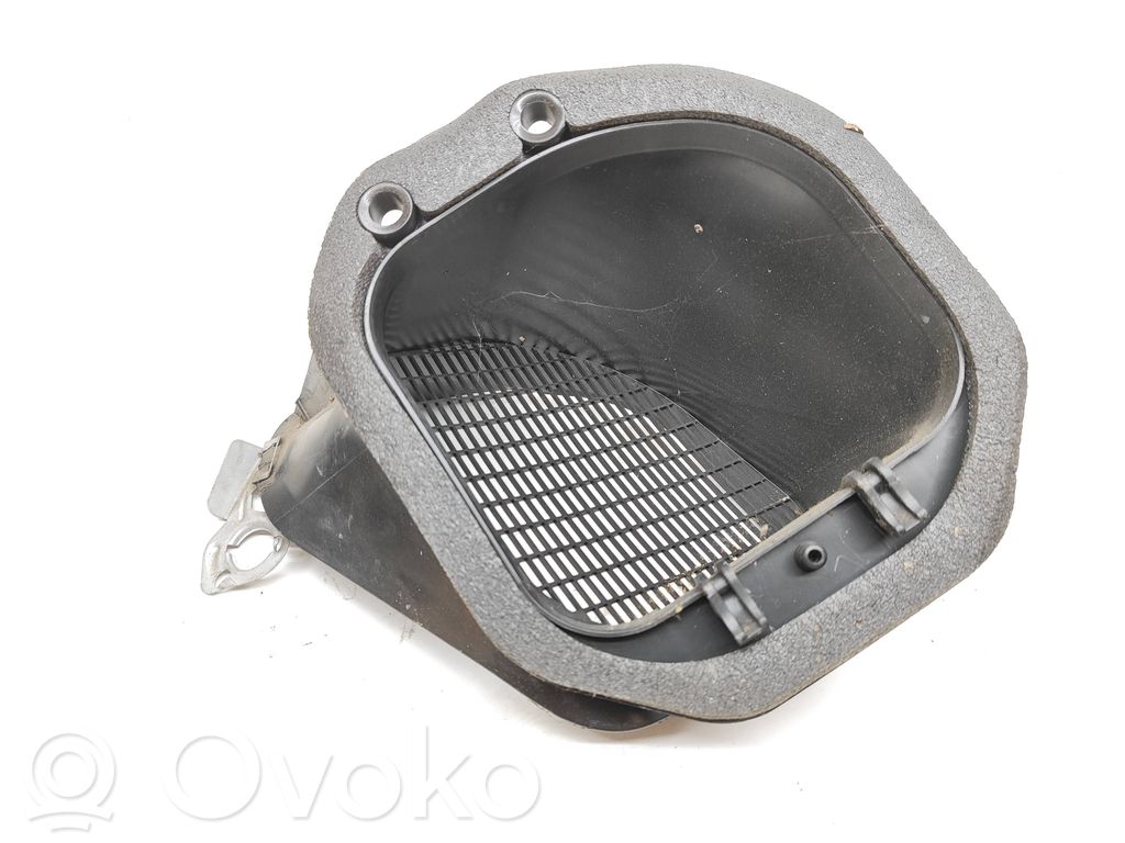 Część rury dolotu powietrza   7P0819155A