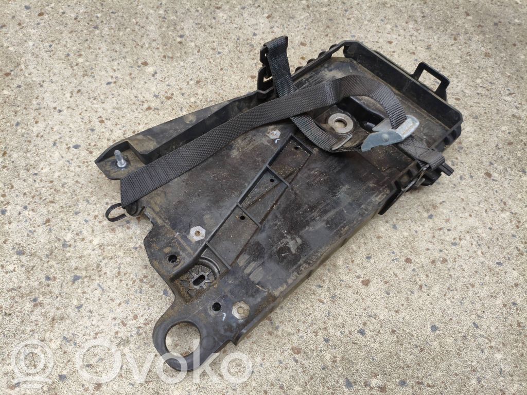 Volvo XC40 Battery bracket 