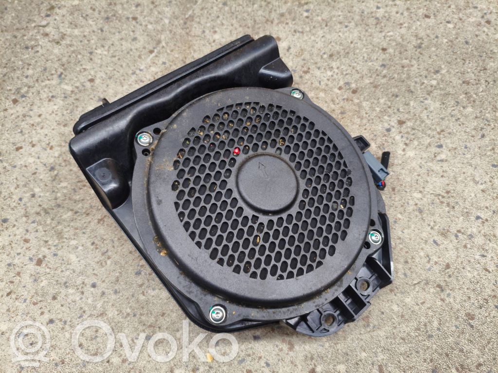 KIA Stinger Subwoofer 