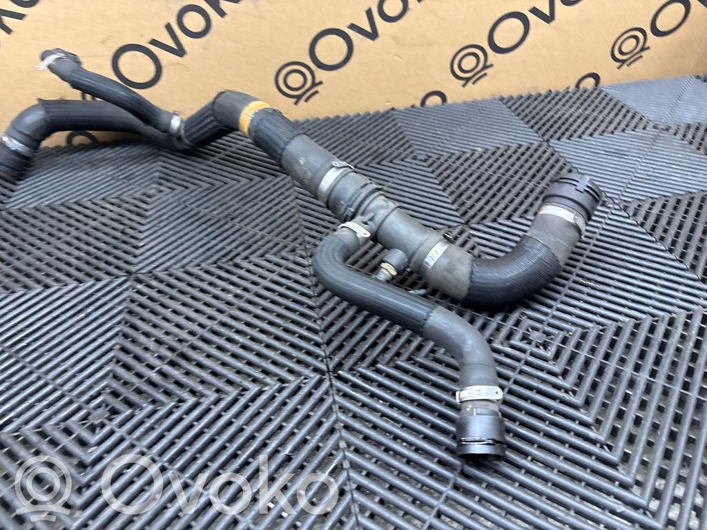 Alfa Romeo Stelvio Tubo flessibile del liquido di raffreddamento del motore