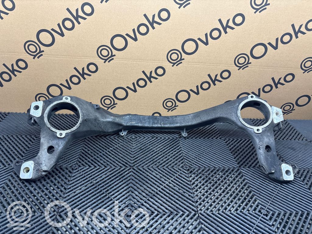 Porsche Cayenne (92A) Engine mounting bracket 