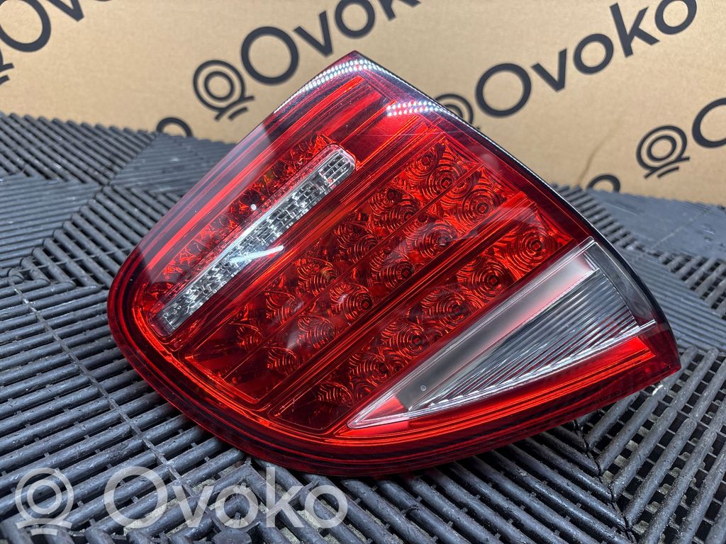Porsche Cayenne (92A) Lampy tylnej klapy bagażnika
