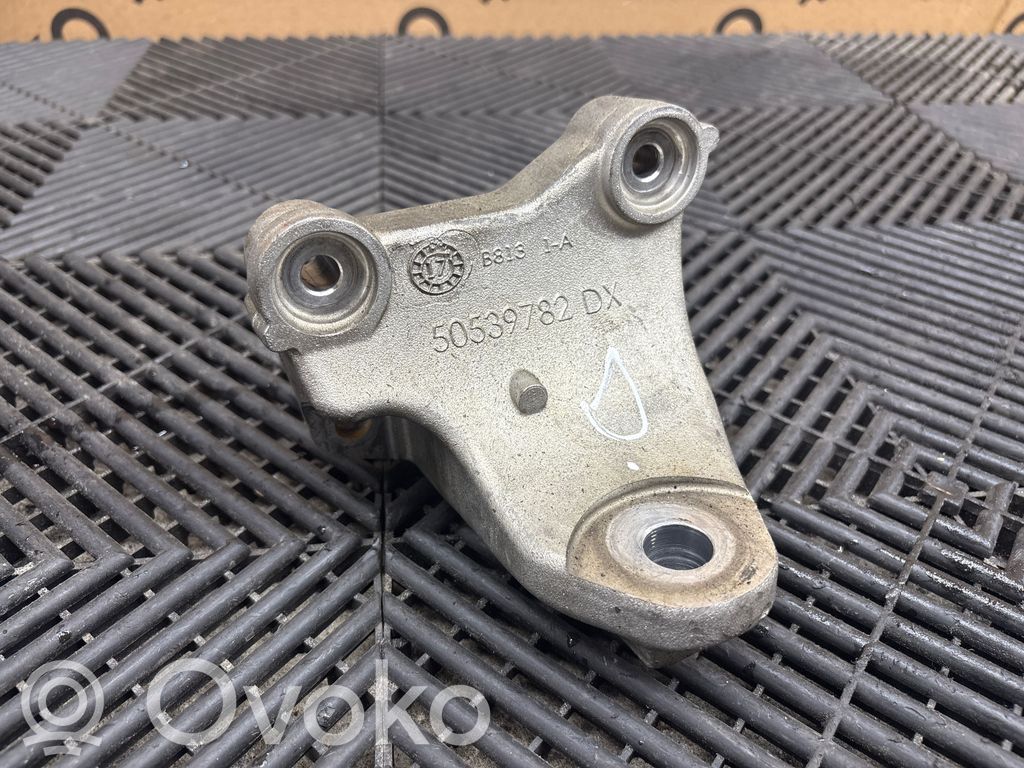 Support, suspension du moteur   B8131A,50539782