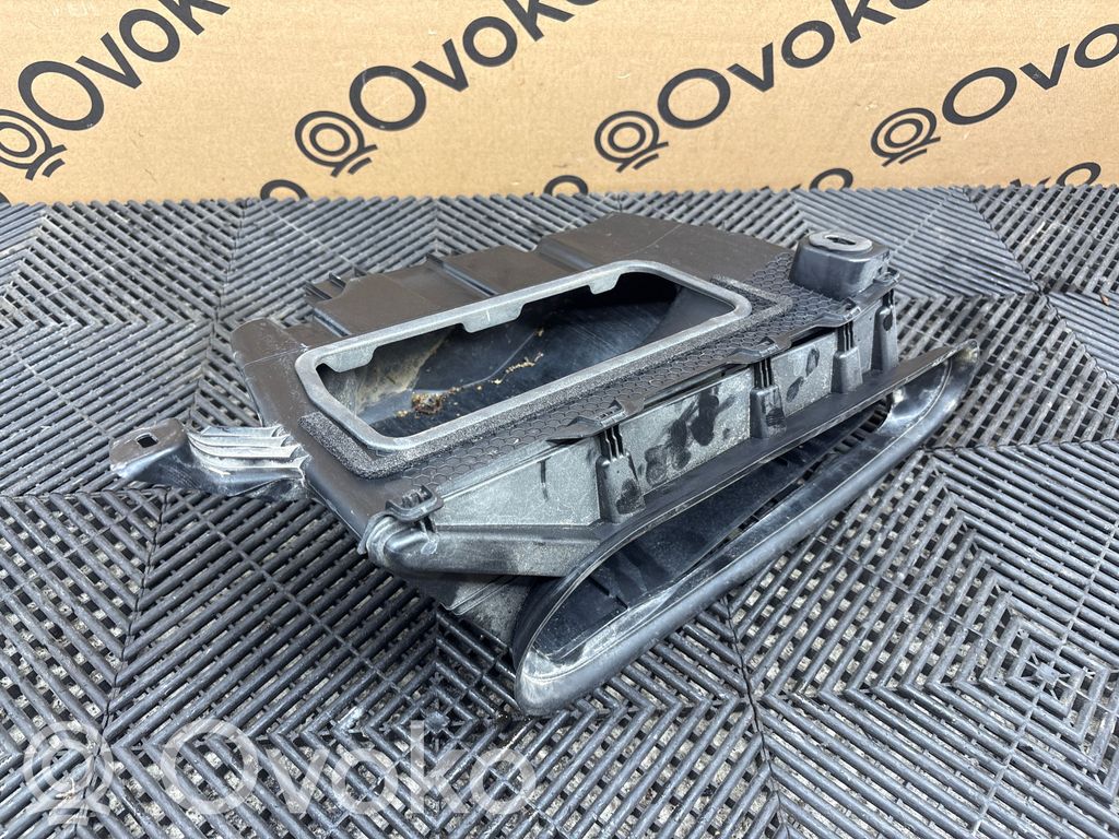Volvo XC60 Ilmanoton kanavan osa 