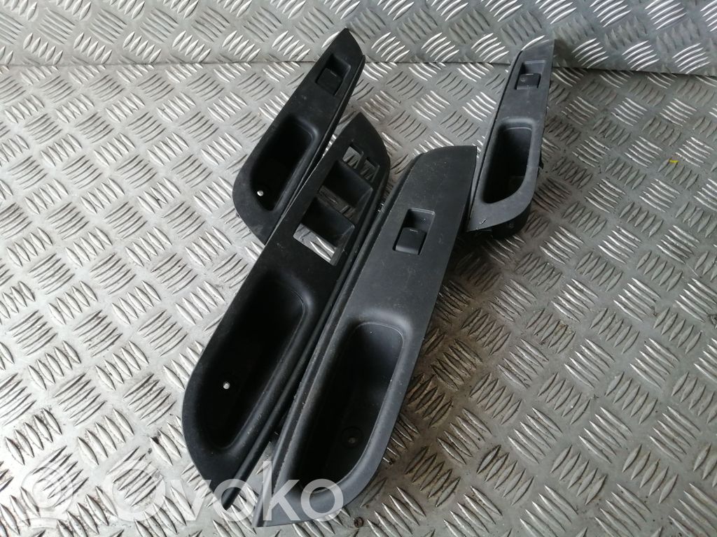 Nissan Note (E12) Electric window control switch 