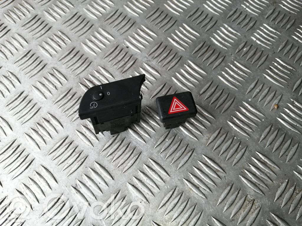 Audi A4 S4 B6 8E 8H Botón interruptor de luz de peligro 