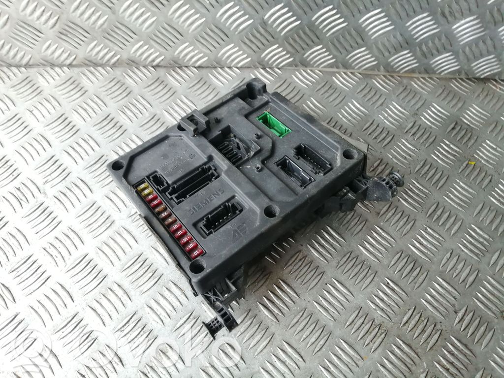 Volkswagen Sharan Fuse module 