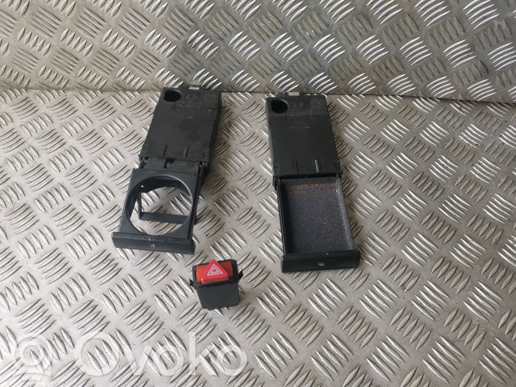 Audi A6 S6 C5 4B Kojelaudan säilytyslokero 