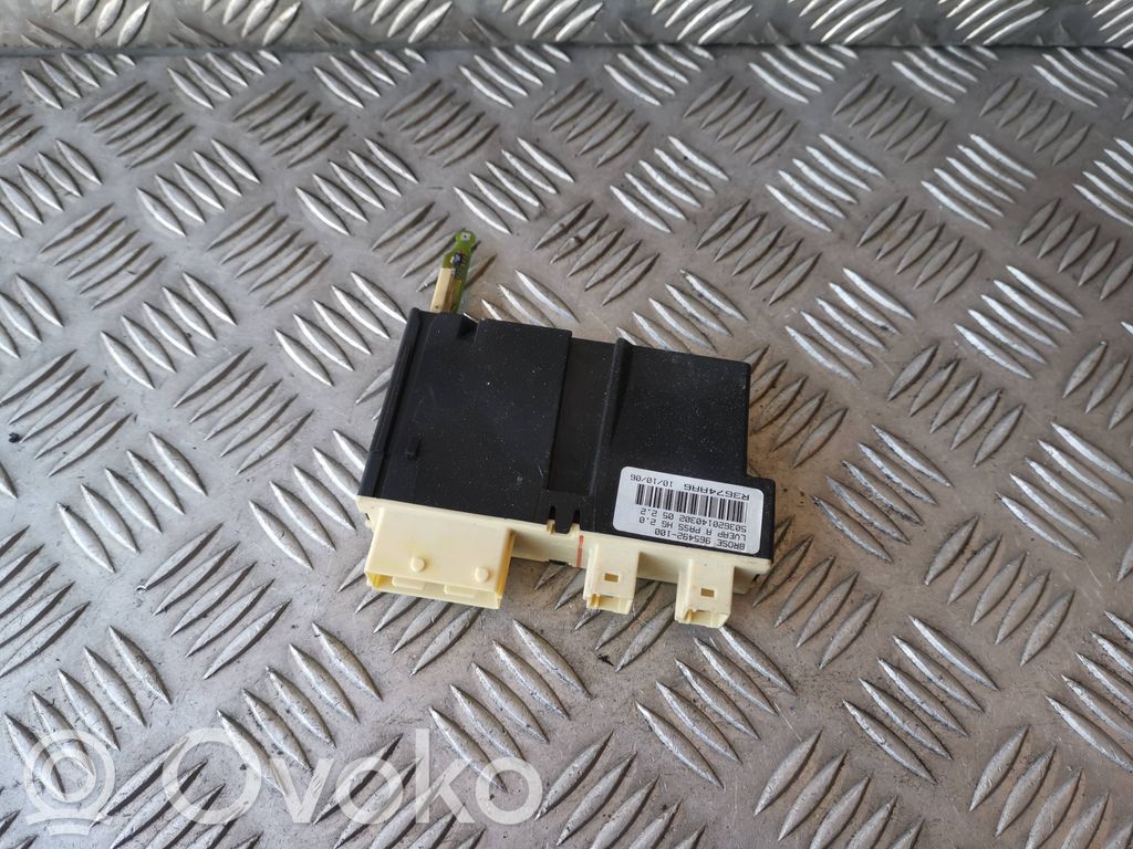 Peugeot 807 Front door window regulator motor 