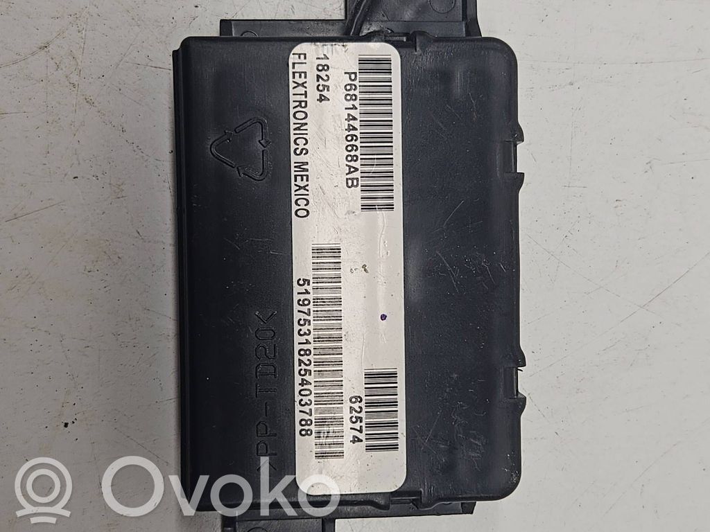 Antenos stiprintuvas   P68144668AB