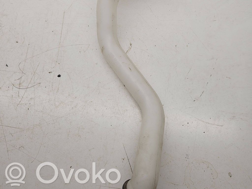 Subaru Outback (BS) Logu šķidruma tvertnes aizpildīšanas caurule 