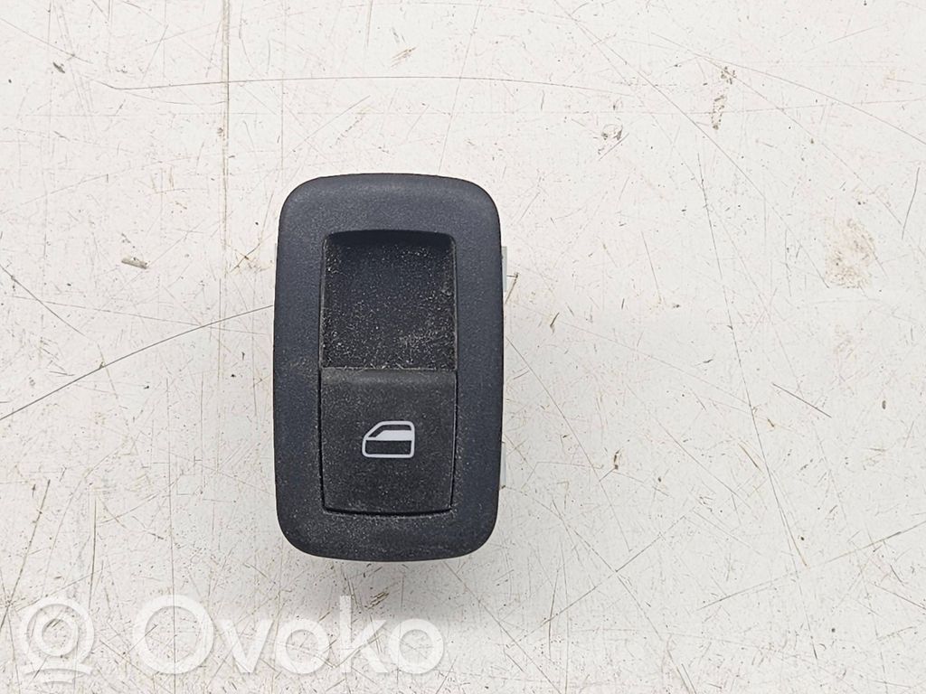 Chrysler Pacifica Electric window control switch 