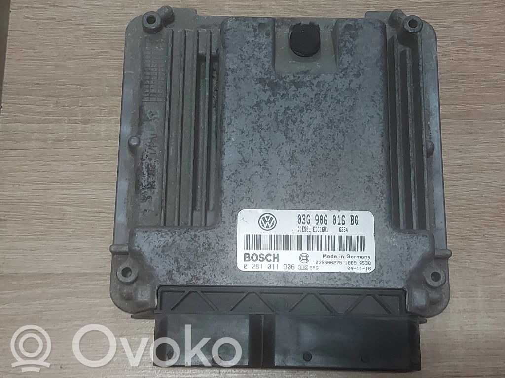 Volkswagen Touran I Engine control unit/module 