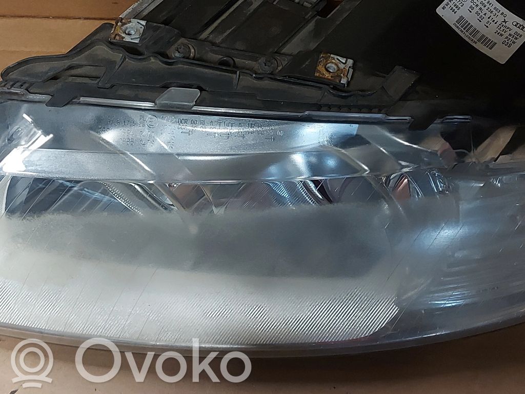 Audi A8 S8 D3 4E Priekinis žibintas 