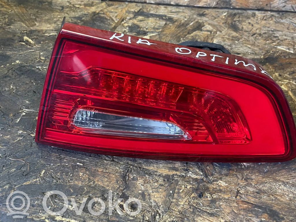 Tailgate rear/tail lights