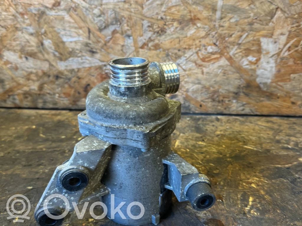 BMW 3 E90 E91 Water pump 