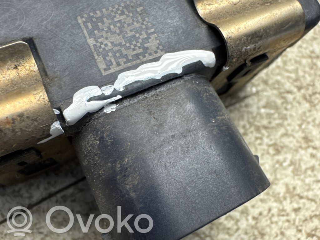 Volkswagen PASSAT B8 Sensor de radar Distronic 