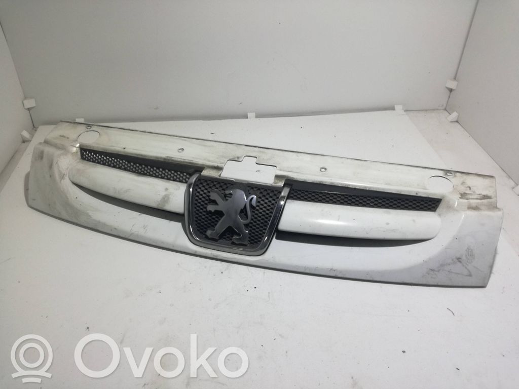 Peugeot Partner Maskownica / Grill / Atrapa górna chłodnicy 