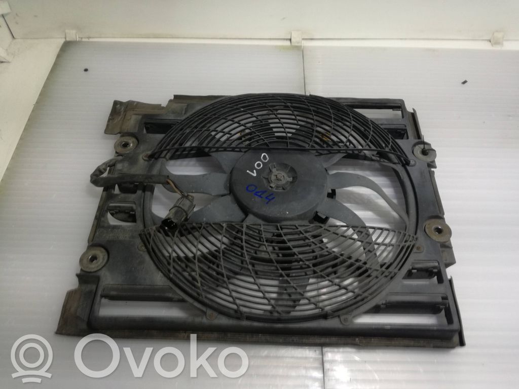 BMW 5 E39 Elektrisks radiatoru ventilators 