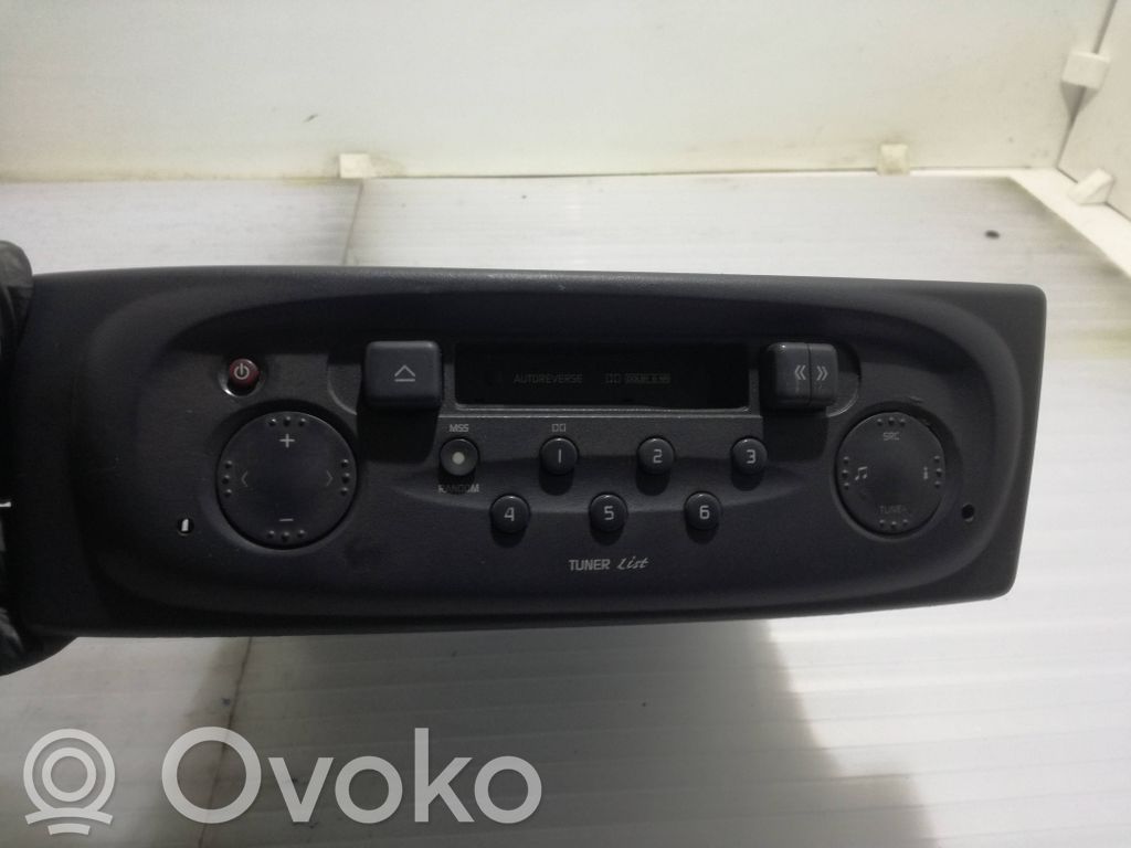 Renault Megane I Panel / Radioodtwarzacz CD/DVD/GPS 