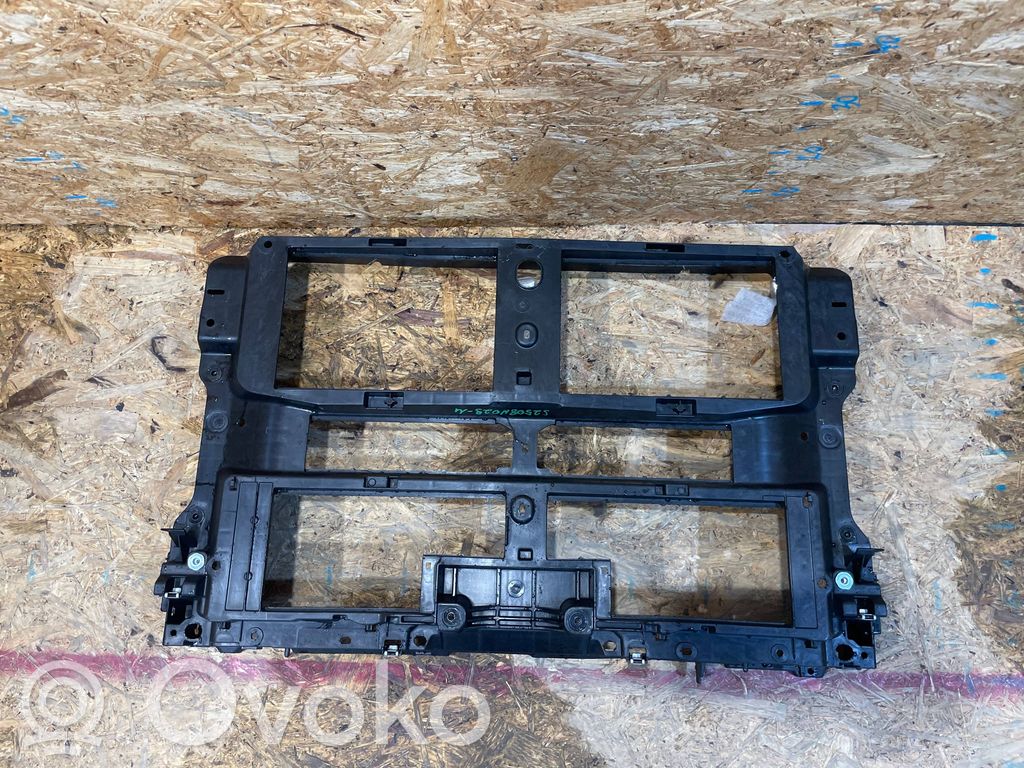 Mazda CX-30 Radiatorių panelė 